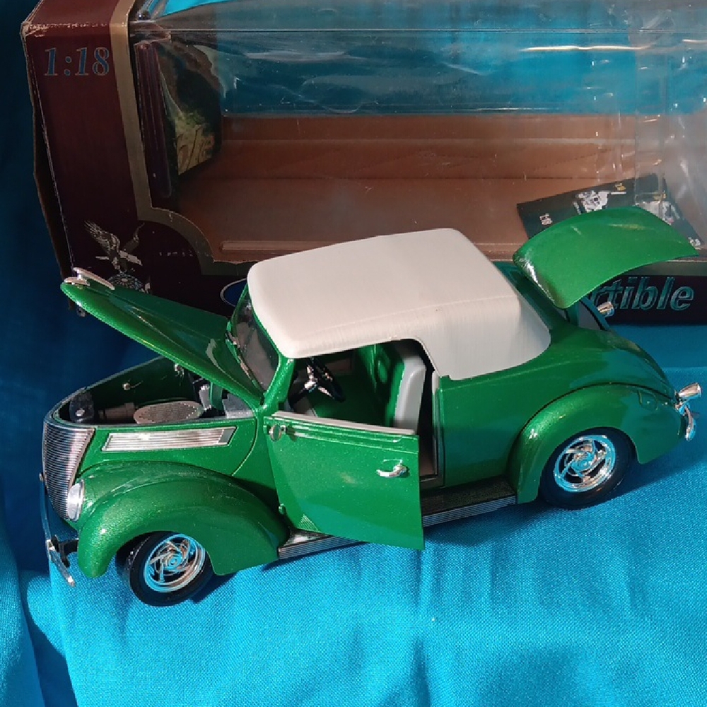 Classic Green Convertible Toy Car